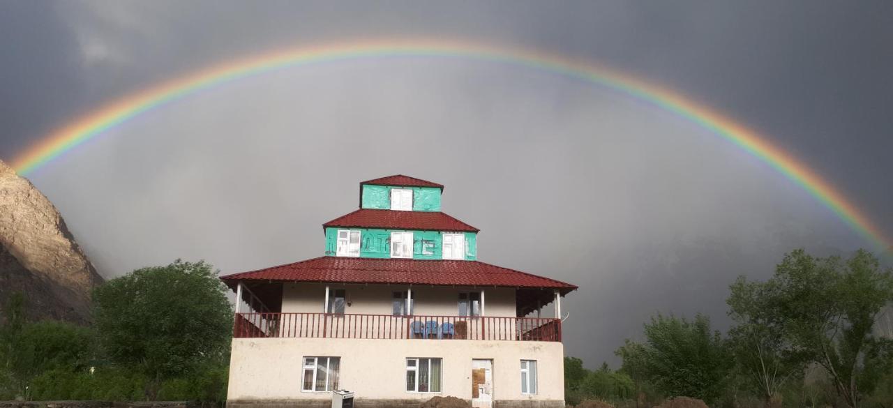 Hostel Muborak Rushan Luaran gambar