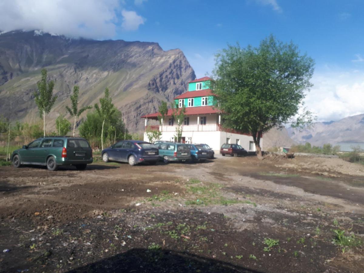 Hostel Muborak Rushan Luaran gambar